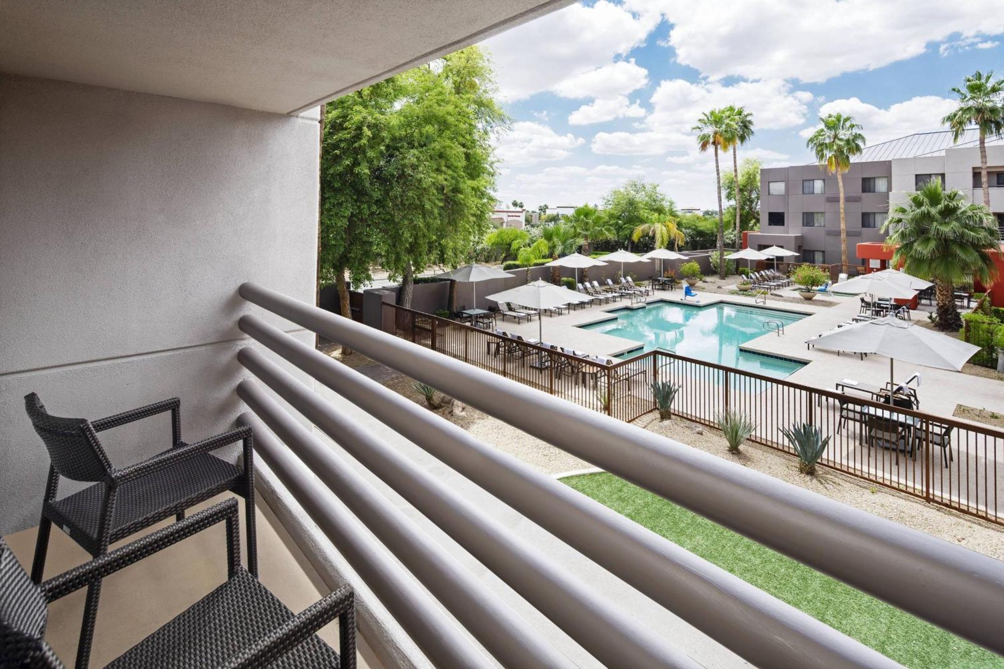 Отель Courtyard Scottsdale North Экстерьер фото