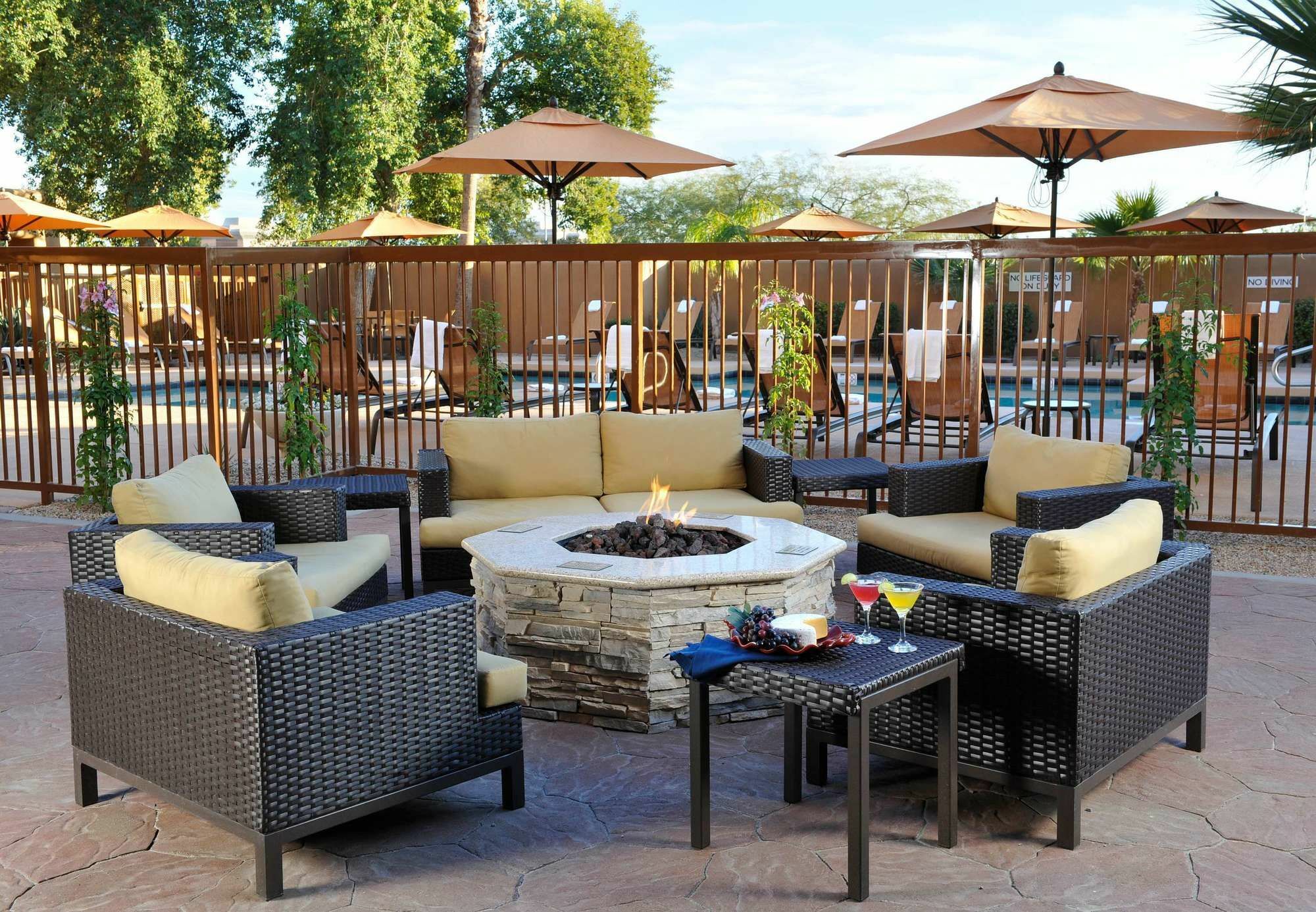 Отель Courtyard Scottsdale North Экстерьер фото